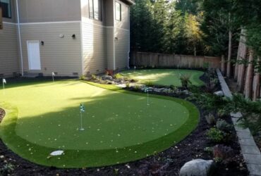 What To Know When Installing a Putting Green in Your Yard
